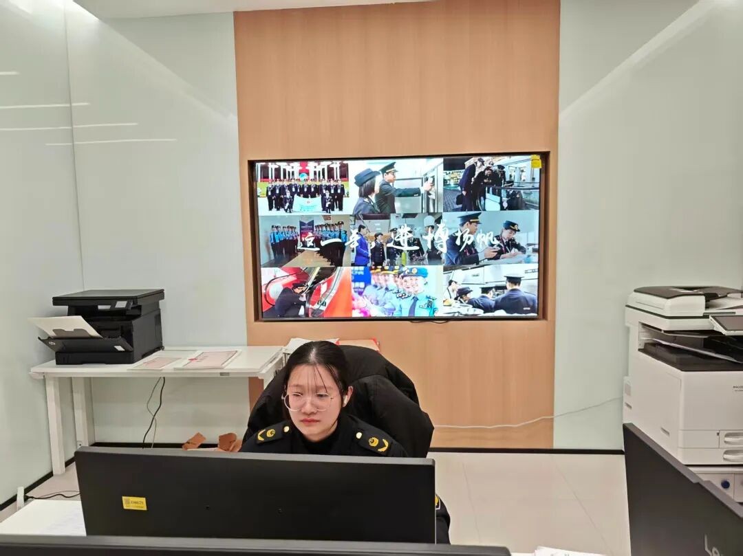 officer.jpg
